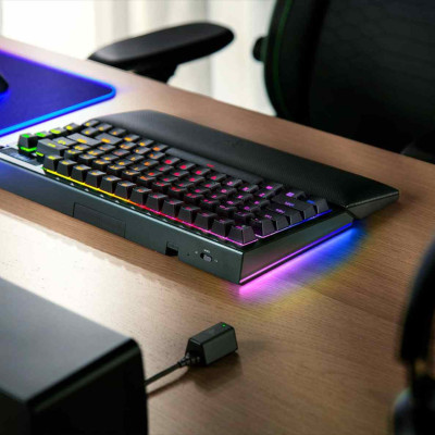 Razer BlackWidow V4 Pro 75% - Clavier Gaming Sans Fil et Remplaçable à Chaud